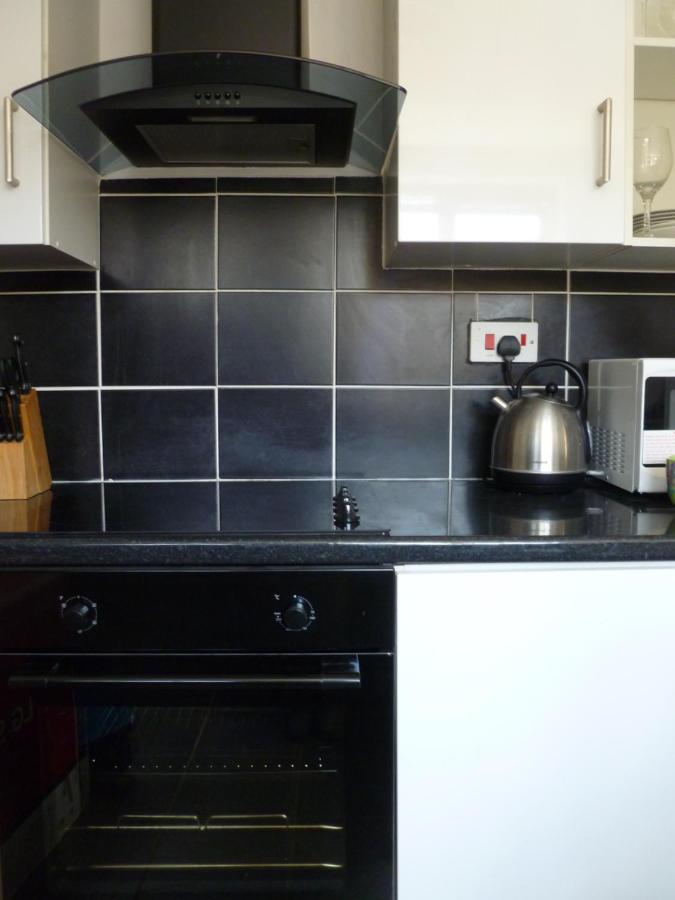 Cosy And Peaceful Maisonette With Terrace, 基德明斯特 外观 照片
